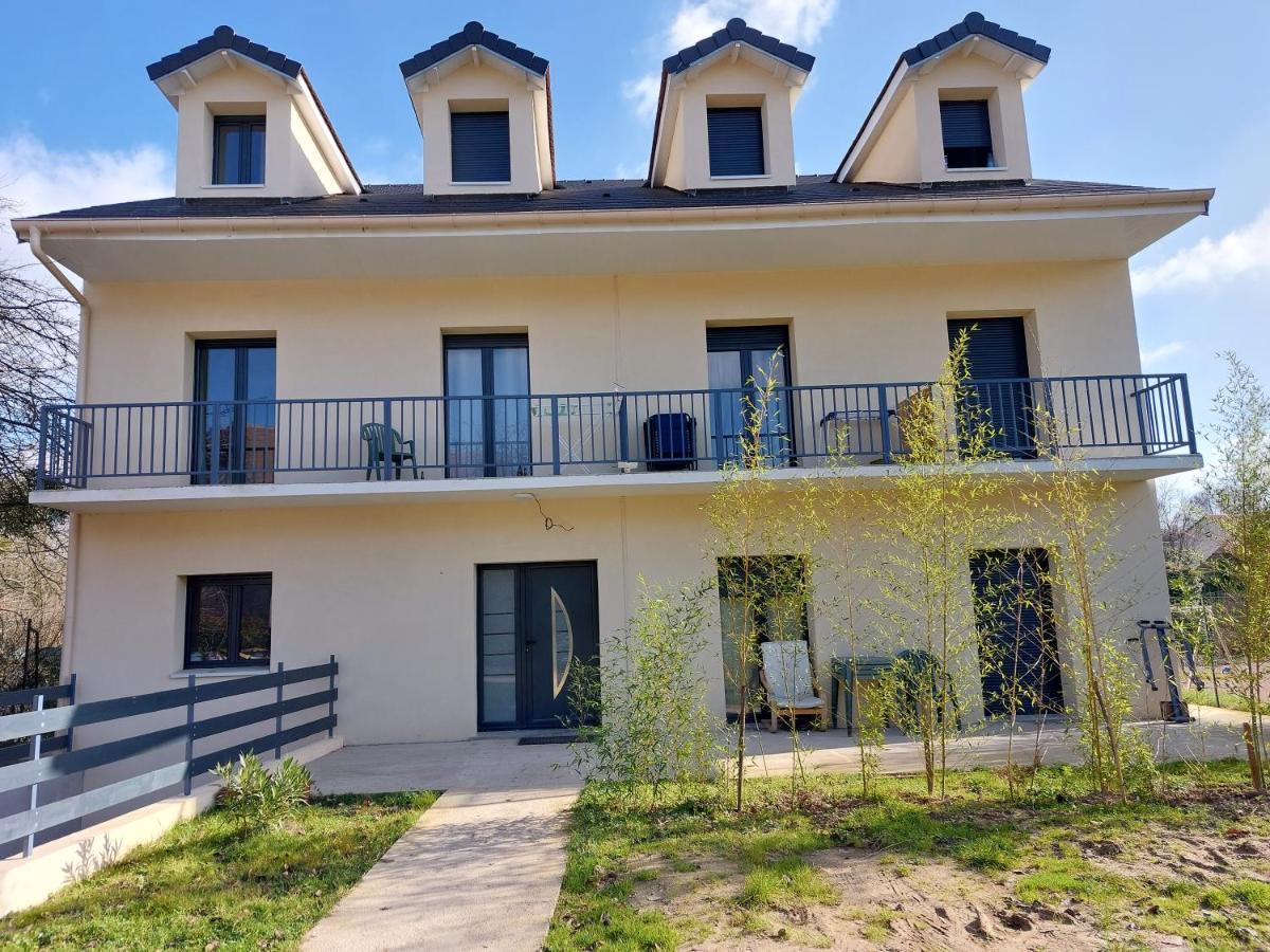Residence De La Gare, Chambre Meublee لونغجومياو المظهر الخارجي الصورة