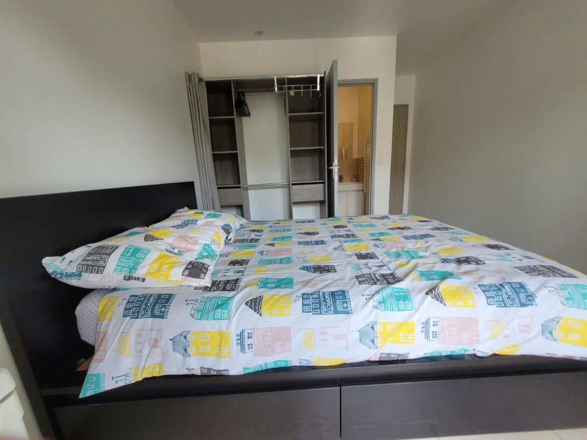 Residence De La Gare, Chambre Meublee لونغجومياو المظهر الخارجي الصورة