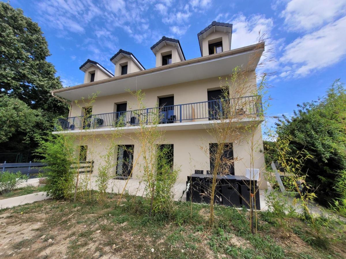 Residence De La Gare, Chambre Meublee لونغجومياو المظهر الخارجي الصورة