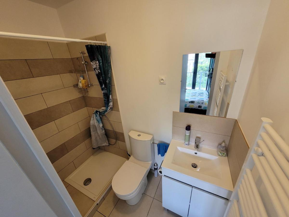 Residence De La Gare, Chambre Meublee لونغجومياو المظهر الخارجي الصورة